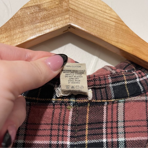 Gimmicks by Buckle mauve plaid lace-trim sequins button-up top (small) - Picture 5 of 6